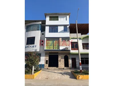 Venta De Casa De 4 Niveles En Avenida