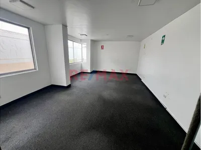 Amplia Oficina De 187 M² En Surco – ¡Ubicación Estratégica Y Gran Iluminación!