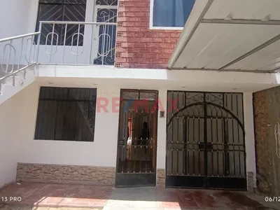 Venta Amplia Casa En Res. San Carlos - Ica