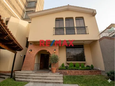 Casa en venta · Orión 157, Santiago de Surco · 413 m², 5 dorm.
