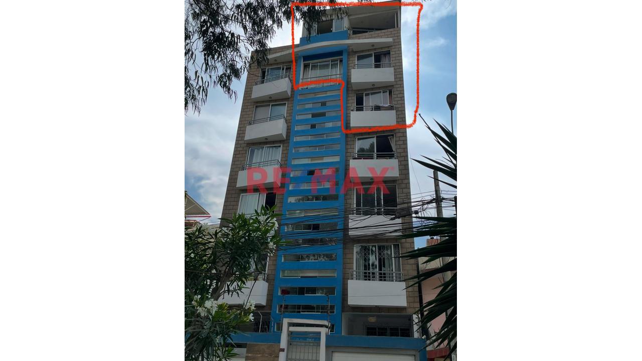 Vendo Moderno Triplex Urb. Olimpo Ate 5To Piso Con Ascensor  Área 116M2 4 Dormitorios  4 Baños