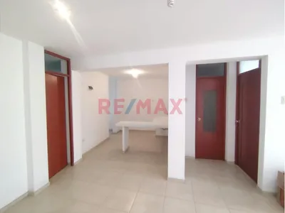 Departamento En Primer Piso En Villa Universitaria, Smp!