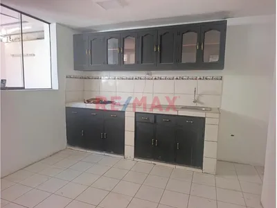 Se Alquila Primer Piso De Casa En José Luis Bustamante Y Rivero