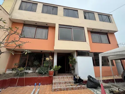 Venta de Casa en San Borja - Lima 7 Dormitorios