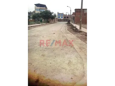 Venta De Terreno 105 M² Con Doble Acceso Hacia El Parque Y Calle - Carabayllo