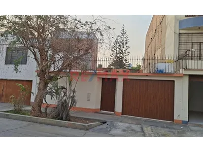 Vendo Casa Como Terreno 178 M2 Para 4 Pisos Y Azotea, En Calle Alfa Y Omega, Surquillo