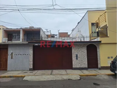 Venta de Casa en Chorrillos - Lima 4 Dormitorios 