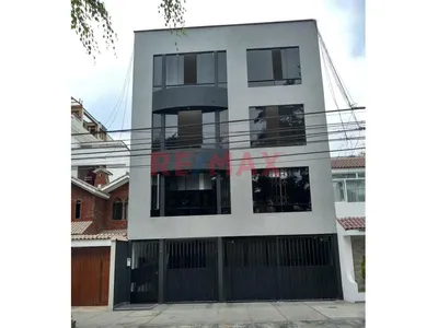 Alquiler De Acogedor Departamento En Surco