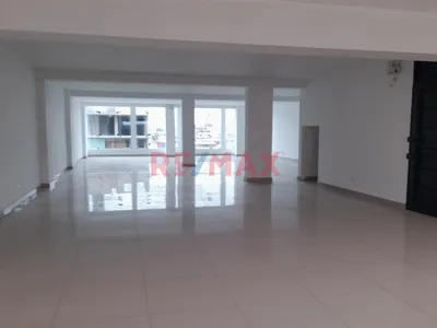 Villa María Del Triunfo - Local Comercial En Alquiler
