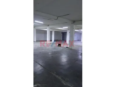 Amplio Local De 500 M2 En La Zona Mas Comerecial De San Luis