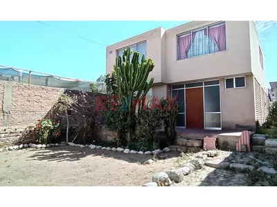 Se Vende Amplia Casa A Precio De Terreno En Zamácola!!!