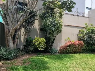 Casa en venta · Calle Jose María Quiroga N 4, Santiago de Surco · 301 m², 4 dorm.