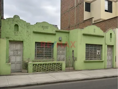 Terreno A Pocos Pasos De La Plaza De Surco Pueblo