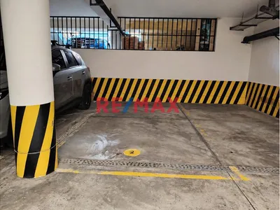 Estacionamiento En Venta En Miraflores - Calle Arica
