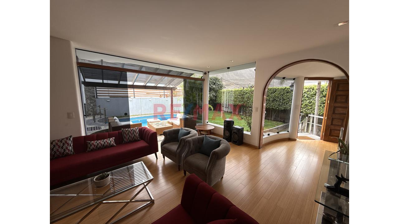 Venta Hermosa Casa Con Piscina, Terraza Y Jardín – Rinconada Del Lago