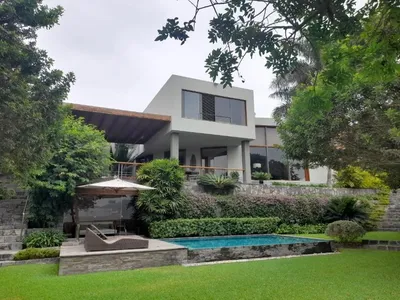 Venta de Casa en Santiago de Surco - Lima 4 Dormitorios