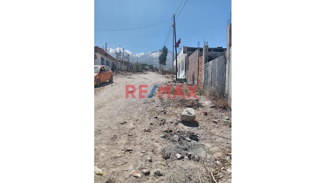 Terreno Urbano En Venta -  En Asociacion Jardines De Chachani , Cerro Colorado