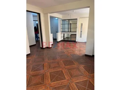 Casa Dos Pisos Muy Buena Ubicacion En Zona Centrica De San Martin De Porres