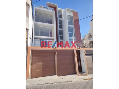🏡 Departamento 108 M² En Socabaya – 3Er Piso, Bien Iluminado, Con Cochera Techada Independiente De 16.08 M²