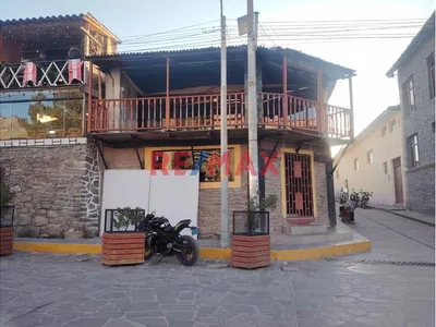 Alquilo Local Comercial Segundo Piso Con Opcion A Alquilar El 100% De La Propiedad En La Plaza De Chivay
