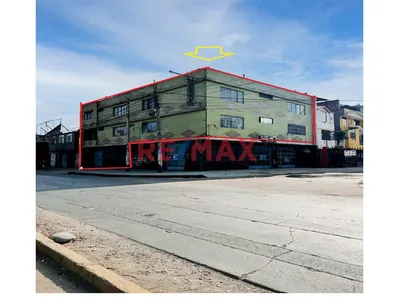 Se Alquila Local Comercial De Tres Pisos En Av. Universitaria A Dos Cuadras De Ovalo Infantas