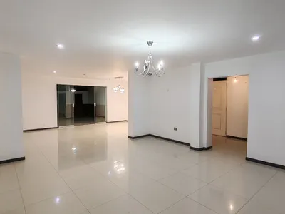 Vendo gran casa Urb. Lara, Socabaya. De 450 m² de terreno