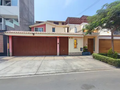 Venta de Casa en La Molina - Lima 6 Dormitorios
