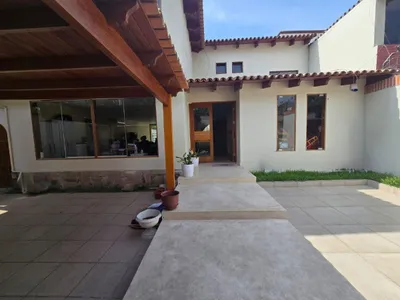 Venta de Casa en La Molina - Lima 4 Dormitorios
