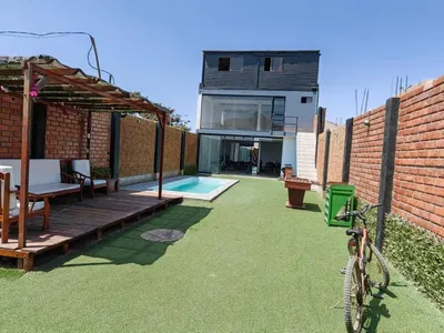 Venta de Casa de Playa en Santa Rosa - Lima 3 Dormitorios 