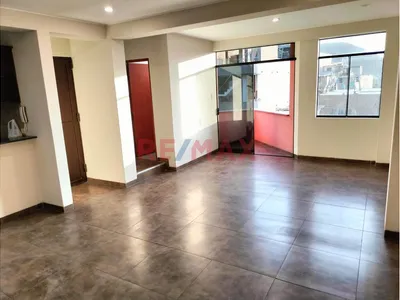 Venta De Amplio Departamento - Collique
