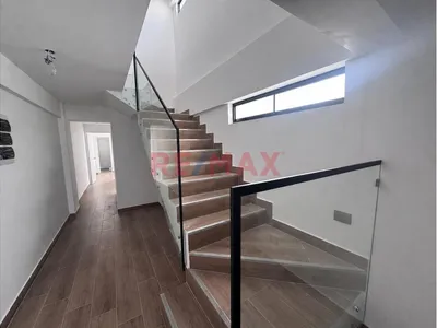 Duplex 4 Habitaciones + Cochera + Aires