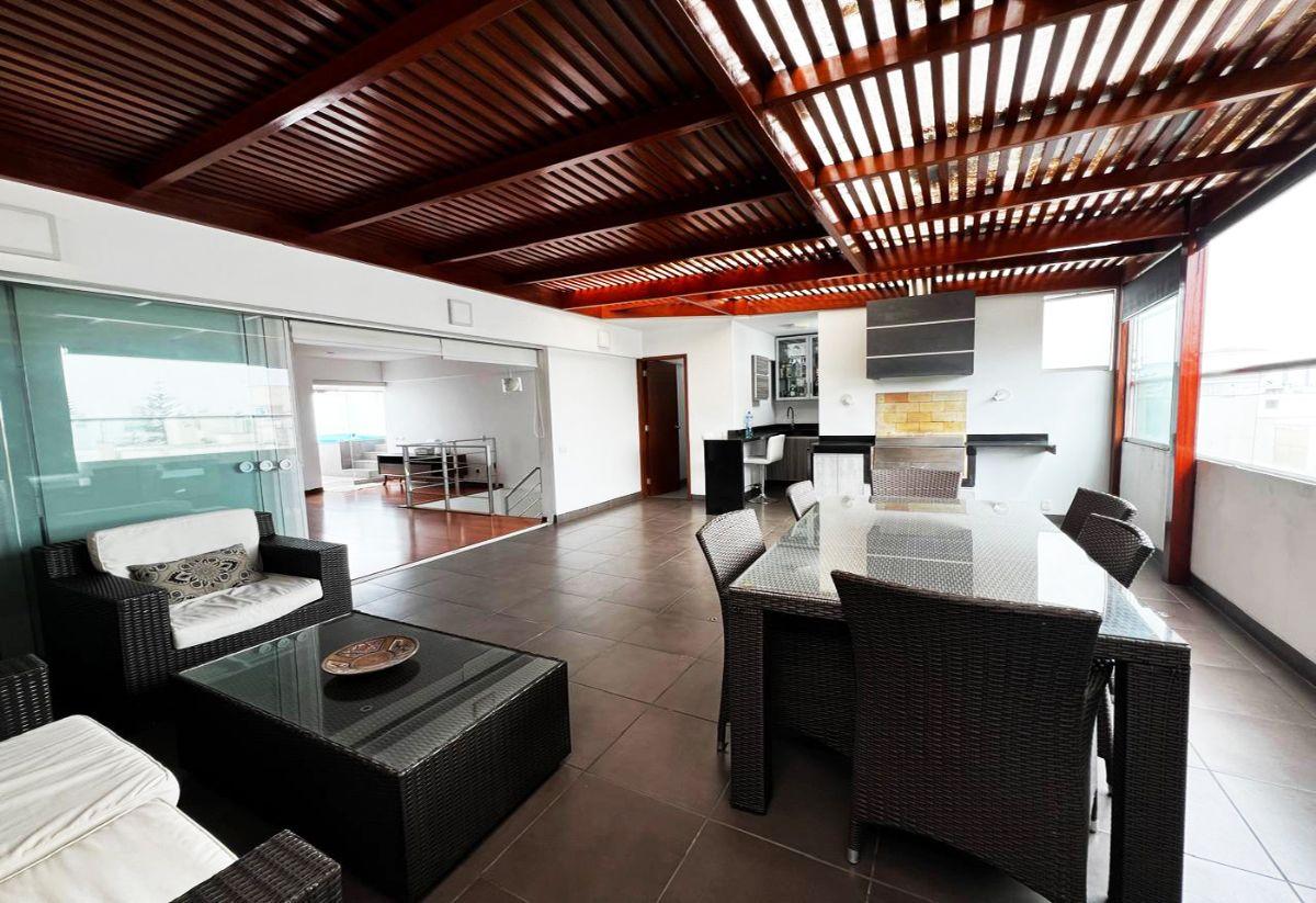 Venta de Departamento en Santiago de Surco - Lima 4 Dormitorios 