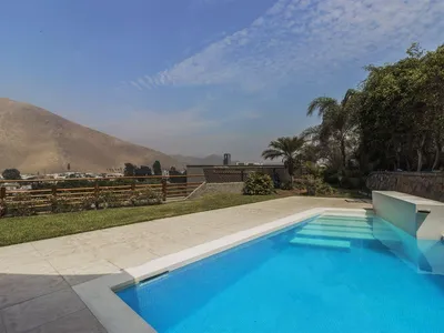 Venta de Casa en La Molina - Lima 4 Dormitorios