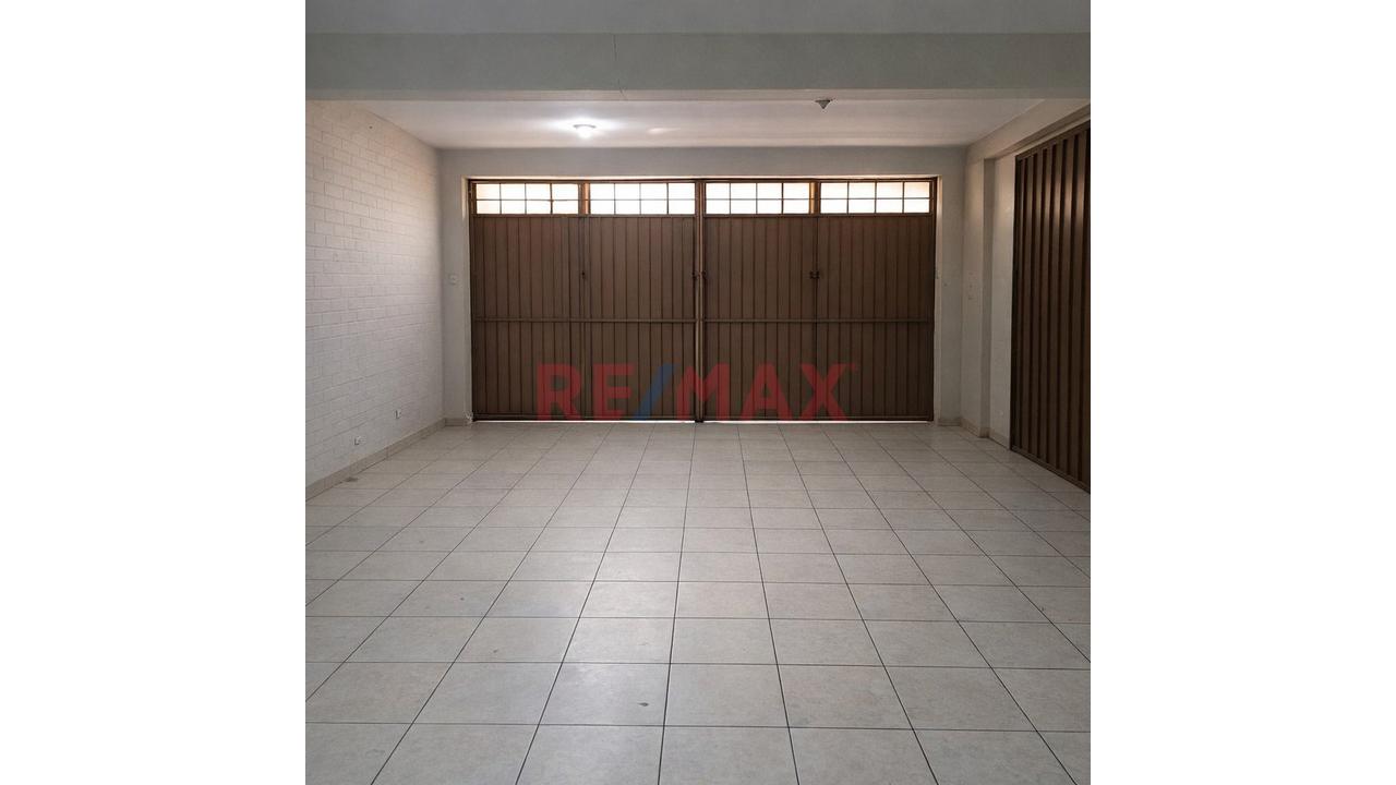 Vendo Local Comercial En Primer Piso De 105M² En La Fragata Sjl