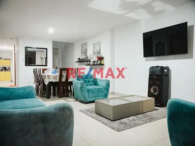 Casa De 3 Pisos En Venta Urb. Rosa De America I