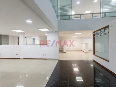 🏢 Oficinas Corporativas En San Isidro Límite Lince