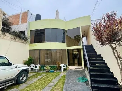 Venta de Casa en Chorrillos - Lima 8 Dormitorios
