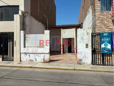 En Venta Casa Como Terreno Amplio En Zona Comercial – San Pedro De Lloc