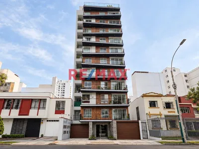 Depa En Venta 93 M² Frente Al Parque – Pueblo Libre