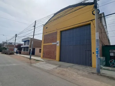 Local comercial 990 m²
