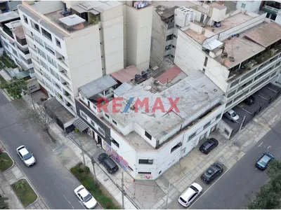 Amplio Terreno En Esquina  Ideal Para Casa O Edificio