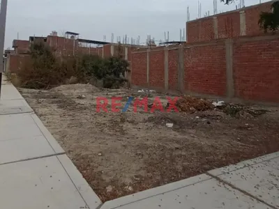 Terreno De 130.5 M2 - Frente A Parque - Urbanizacion Villa La Planicie