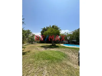 🏡 Casa Moderna Con Piscina Y Gran Terreno En Venta – Cieneguilla 🌳. Ubicación Inmejorable.