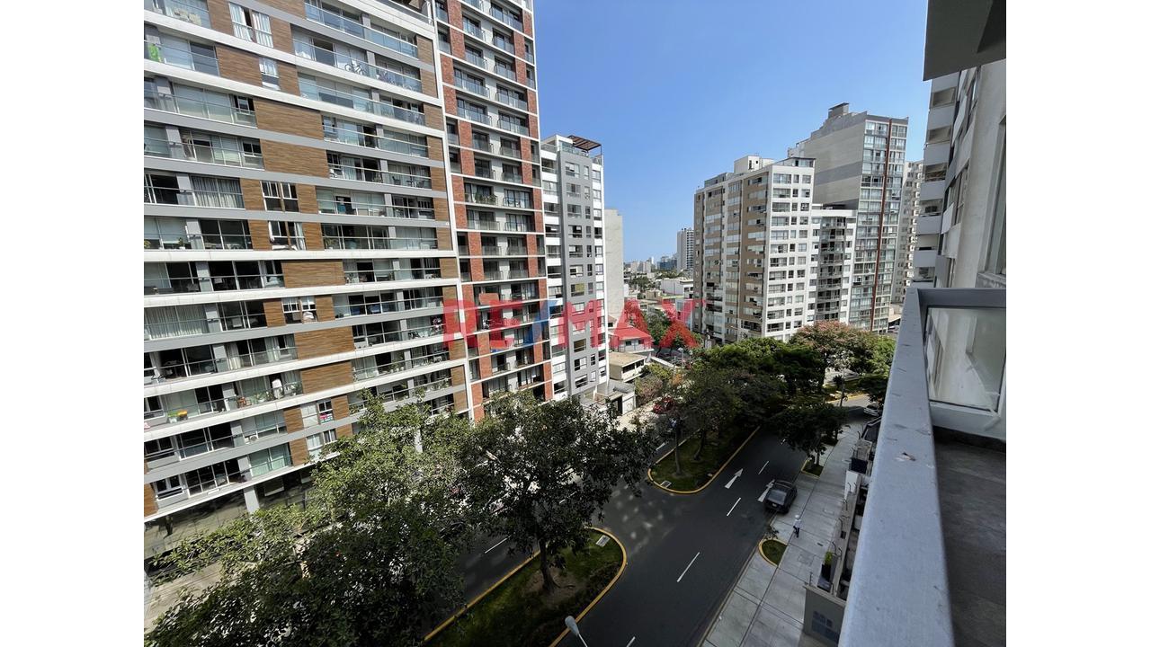 Amplio Duplex En Venta En Barrio Medico