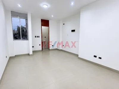 🏢 **¡Local Comercial De Estreno En Villa María Del Triunfo!**