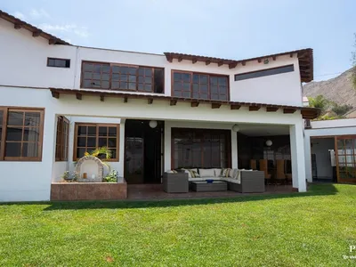 Venta de Casa en La Molina - Lima 4 Dormitorios