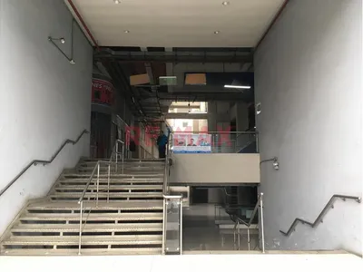 Local Comercial - Venta - Cercado De Lima En  Segundo Piso Con Balcon Vista Exterior