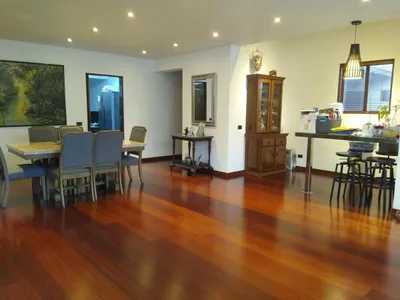 Venta de Departamento en Santiago de Surco - Lima 4 Dormitorios