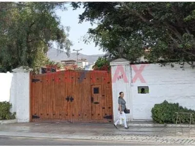 Venta de Terreno / Lote en Santiago de Surco - Lima 0 Dormitorio 