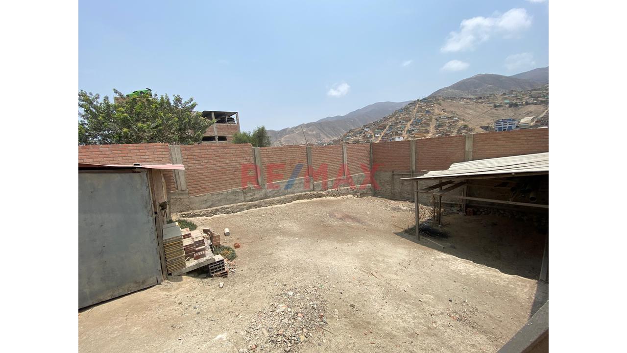 Vendo Potencial Terreno 700M2 Excelente Ubicación + Casa Ingreso Independiente + Cochera + Gran Terreno A Pocos Pasos De Av Principal Victor Malasquez